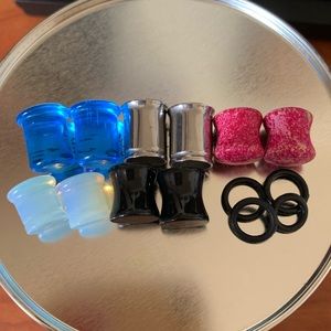 Five pairs of 00g (10mm) plugs